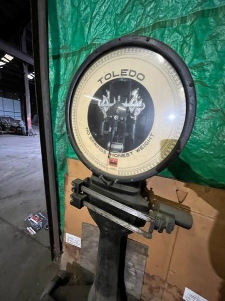 2,000# TOLEDO FLOOR SCALE STOCK #4001