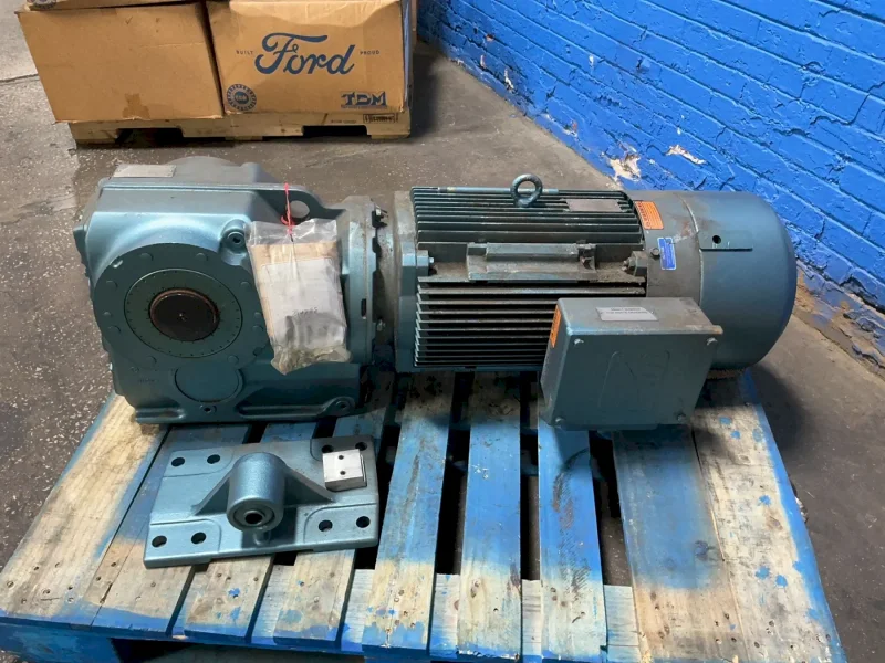 SEW-EURODRIVE 25 HP GEAR DRIVE