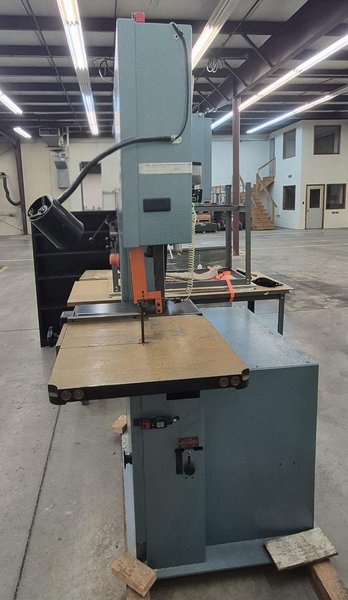 26” x 13” DOALL 2613-v3 VERTICAL BAND SAW-2016