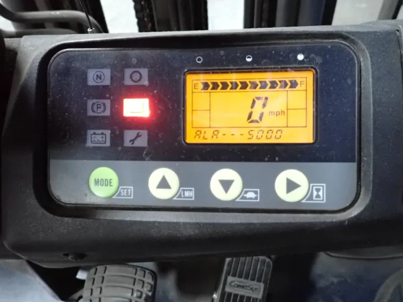 KOMATSU 2600 POUNDS ELECTRIC FORKLIFT  -  FB18MU-12
