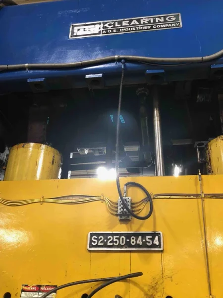 CLEARING 250 TON STRAIGHT SIDE PRESS, STOCK# 13974J