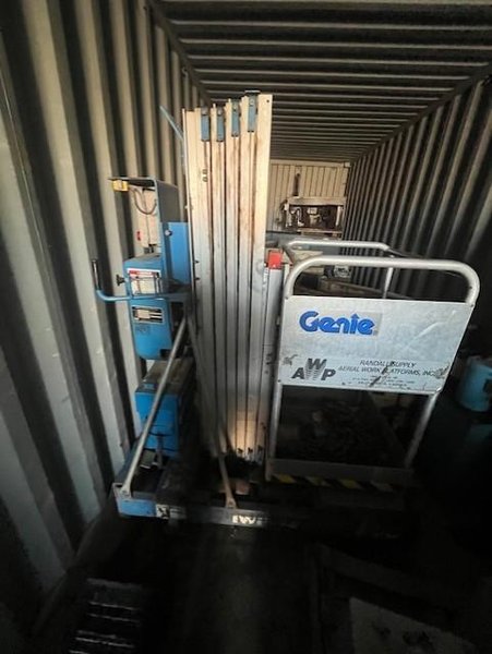 24&quot; GENIE MAN LIFT STOCK #3883