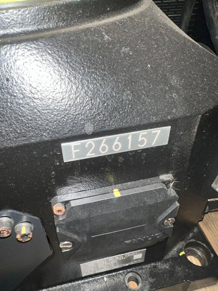 FANUC ARCMATE ROBOT 100ID/10L WITH R30IB PLUS AND MILLER AUTO CONTINUUM 500 USED