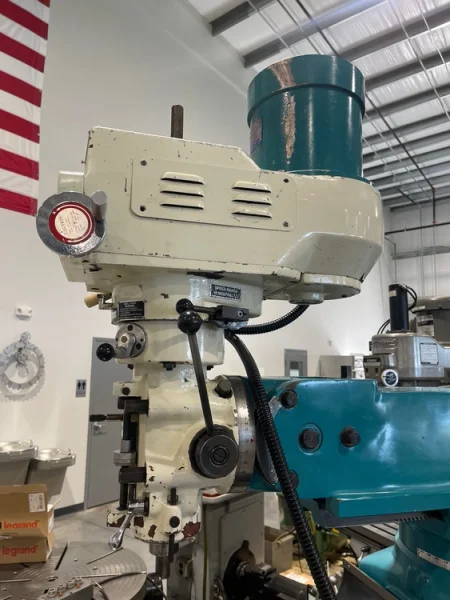 CLAUSING 3VS08 Vertical Milling Machine 2008’ #6752