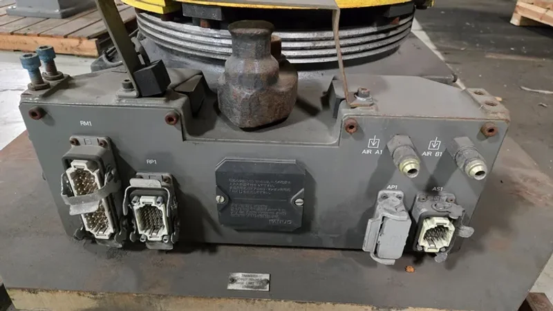 FANUC R-2000IA 200F INDUSTRIAL ROBOT – USED