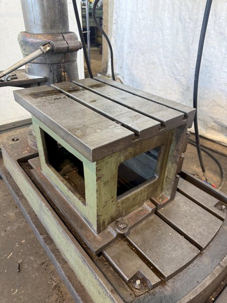 3' X 8" JET MODEL JRD-700 RADIAL ARM DRILL. STOCK # 1111425.