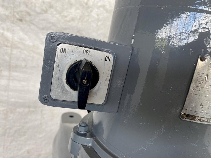 2 HP PILGRIM INDUSTRIES VERTICAL MILL. STOCK #0742922.