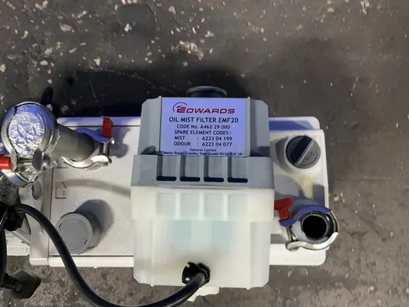 EDWARDS 0.9 KW PUMP   -  E2M30