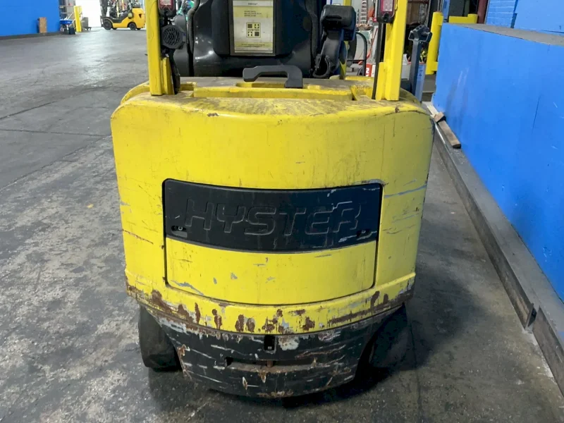 HYSTER 5400 LBS ELECTRIC FORKLIFT  -  E60Z-33
