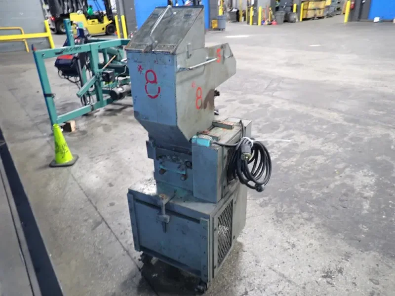13" X 11" X 15" PLASTIC GRANULATOR