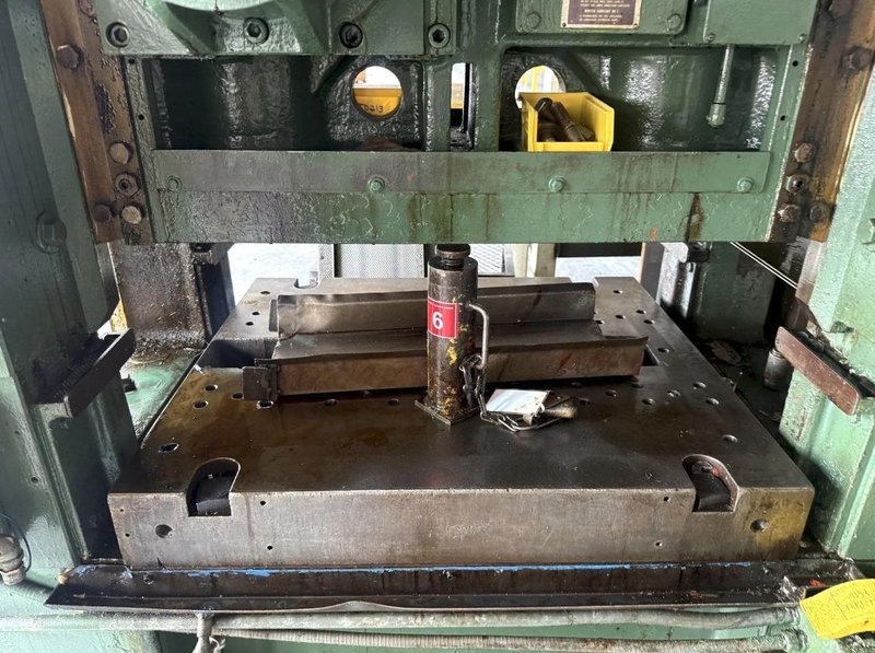 75 TON MINSTER P2-75-36 PIECE MAKER STRAIGHT SIDE HIGH SPEED PRESS. STOCK # 0980526
