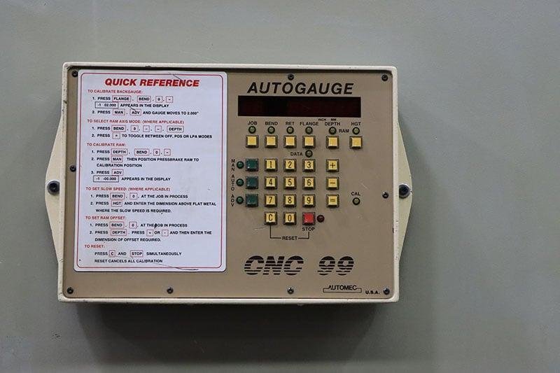 2000 Accurpress 710010 Hydraulic Press Brake (#5869)