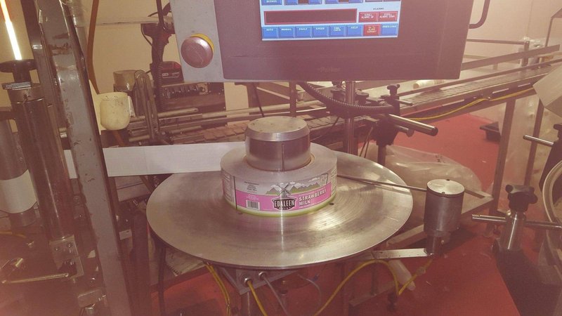 Trine Model 4500 Roll-Fed Wrap Around Hot Glue Labeler