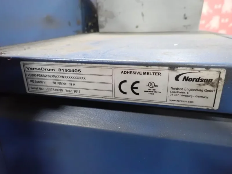 NORDSON ADHESIVE MELTER  -  VERSADRUM 200