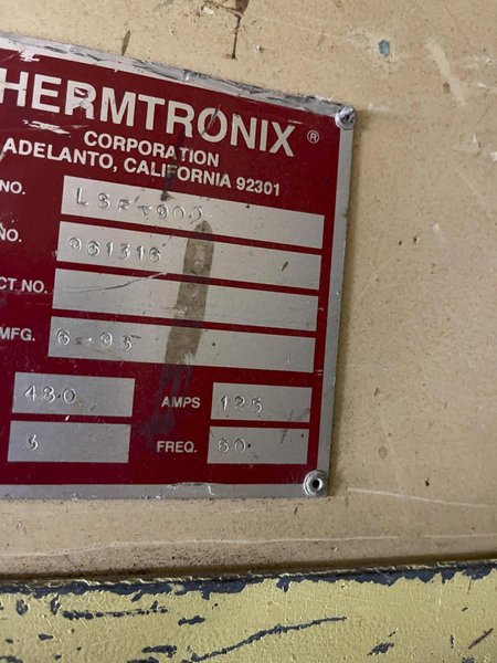 Thermtronix model lsf900 900# stationary melting furnace s/n 961316 with lid and controls
