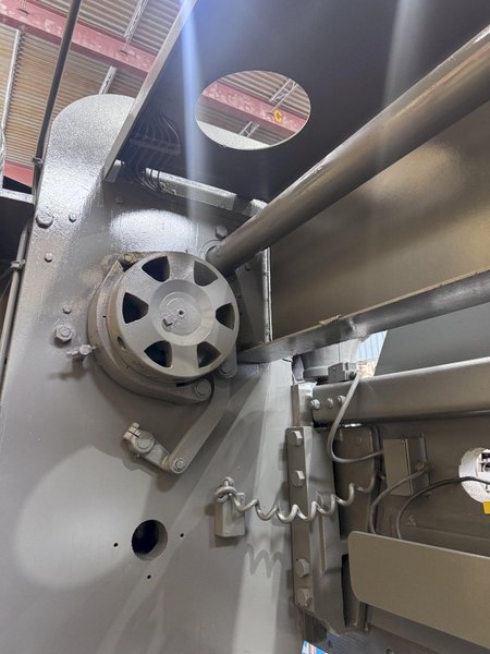 225 TON X 14' CINCINNATI PRESS BRAKE: STOCK #81401