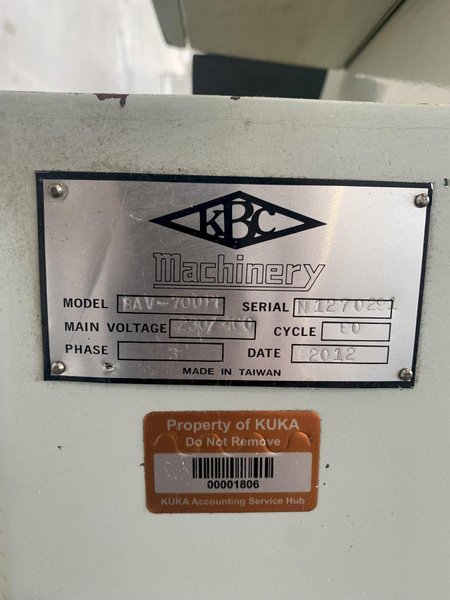 KBC MACHINERY BAV-700PF VERTICAL BANDSAW W/ POWERFEED. STOCK #0679824