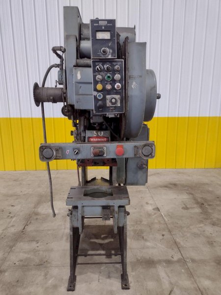 22 TON NIAGARA MODEL M22 OBI PUNCH PRESS, 2.5&quot; STROKE: STOCK #20729