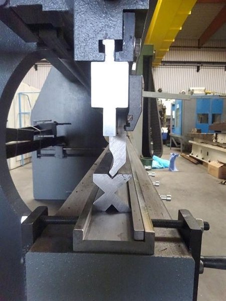 Adaptive tooling - Haco-lvd-amada