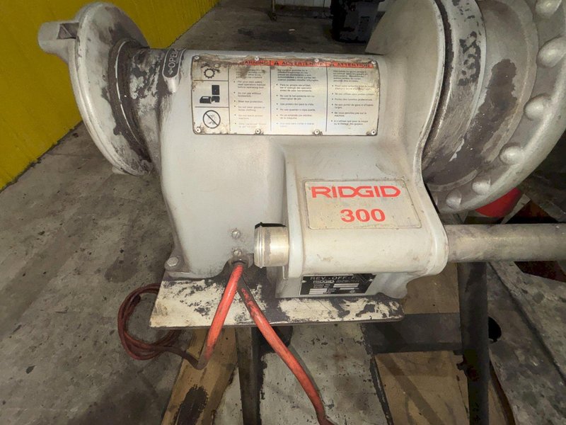 VICTAULIC MODEL #VE272SFS 300 ROLL GROOVING TOOL &amp; RIDGID 300-T2 BASE: STOCK #23120