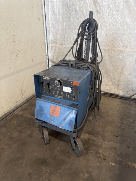 MILLER DIALARC HF CONSTANT CURRENT AC/DC ARC WELDING POWER SOURCE. STOCK # 0430326