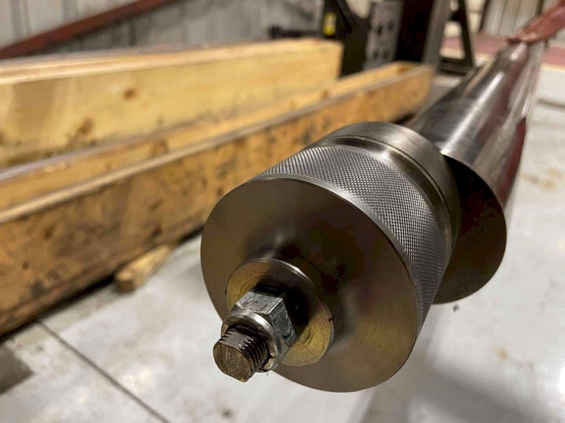 Used, 107&quot; x 3-5/8&quot; Diameter Grooving Bar