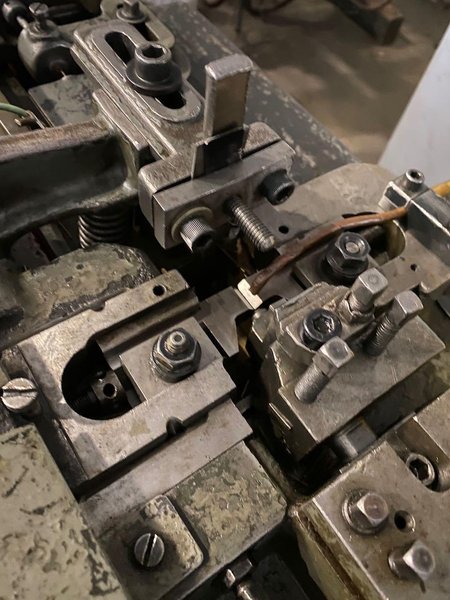 Buendgens Model USS Precision Cutoff Pin Machine