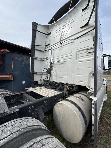2022 Volvo VNL64T 760 4V4NC9EH7NN602666