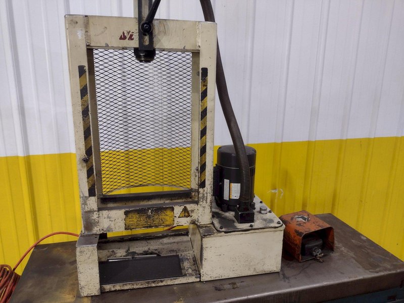 10 TON SUNNEN MODEL #BP-10 BENCH TOP HYDRAULIC PRESS, 115 VOLT: STOCK #23364