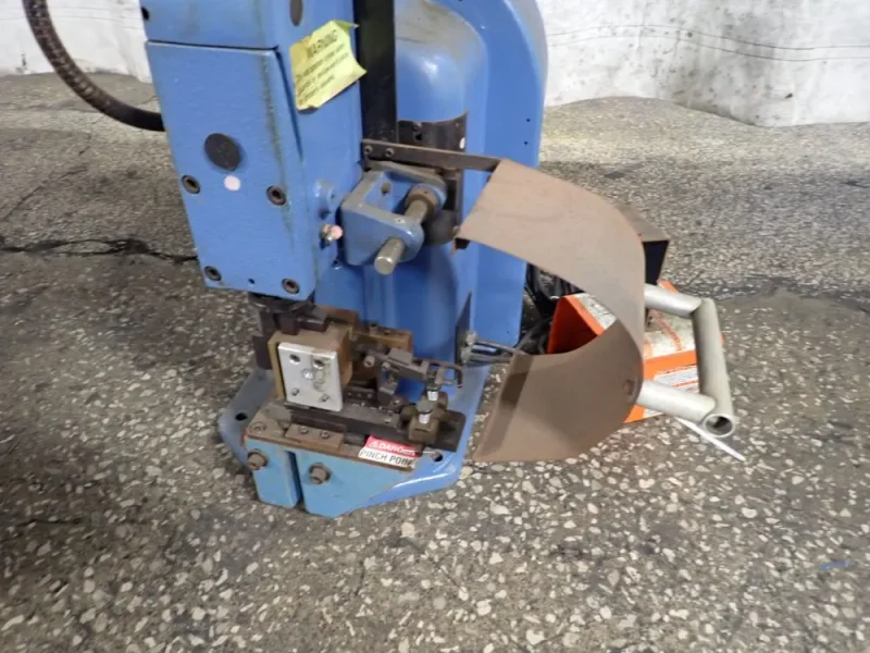 AMP TERMINATING CRIMPING PRESS  -  MINI-APP-ADJ-BASE