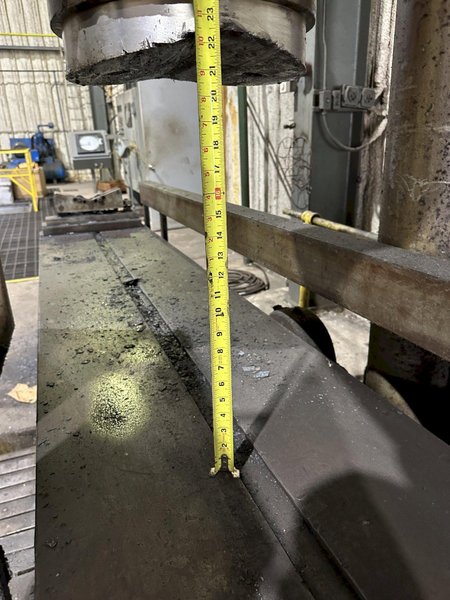 400 TON X 18' VERSON TRAVELING HEAD HYDRAULIC STRAIGHTENING PRESS: STOCK #23095