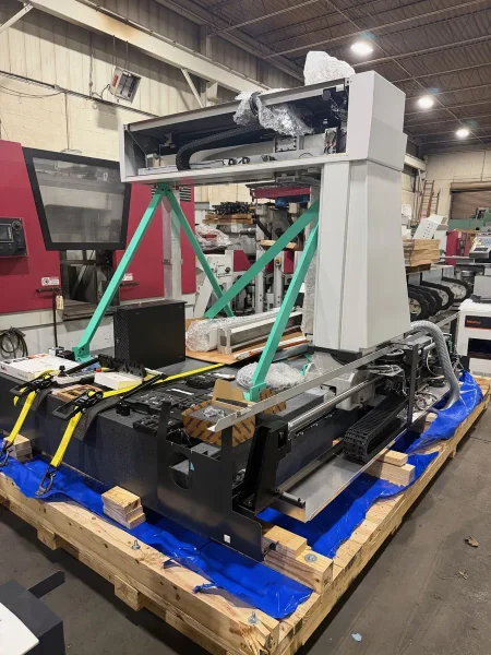 USED MITUTOYO CRYSTA-APEX V122010 CMM / SCANNER