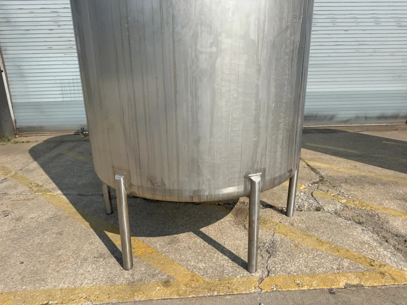 APPROX  900 GALLONS S/S MIXING TANK
