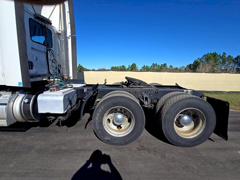 Peterbilt 579 Day Cab Truck, 2020 – PACCAR MX-13 – Automated Transmission