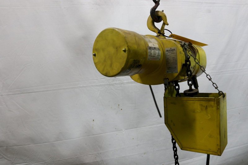 1/2 TON BUDGIT POWER CHAIN HOIST : STOCK #11991