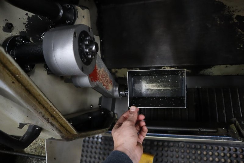 Daewoo Doosan Lynx 220C CNC Turning Center, 8" 3-Jaw Chuck, 12 Station Turret, Parts Catcher, Tool Presetter, Chip Conveyor- Auction Item