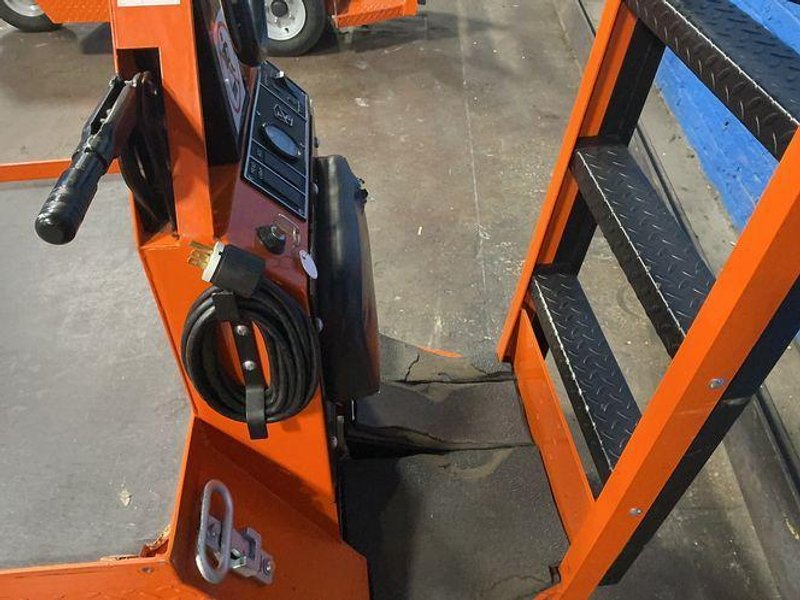 TAYLOR-DUNN 1000 lbs ELECTRIC STOCK CHASER CART  -  SC1-00