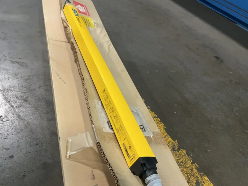SICK 19 M SCANNING RANGE SAFETY LIGHT CURTAIN SENDER  -  C40S-0703DA010