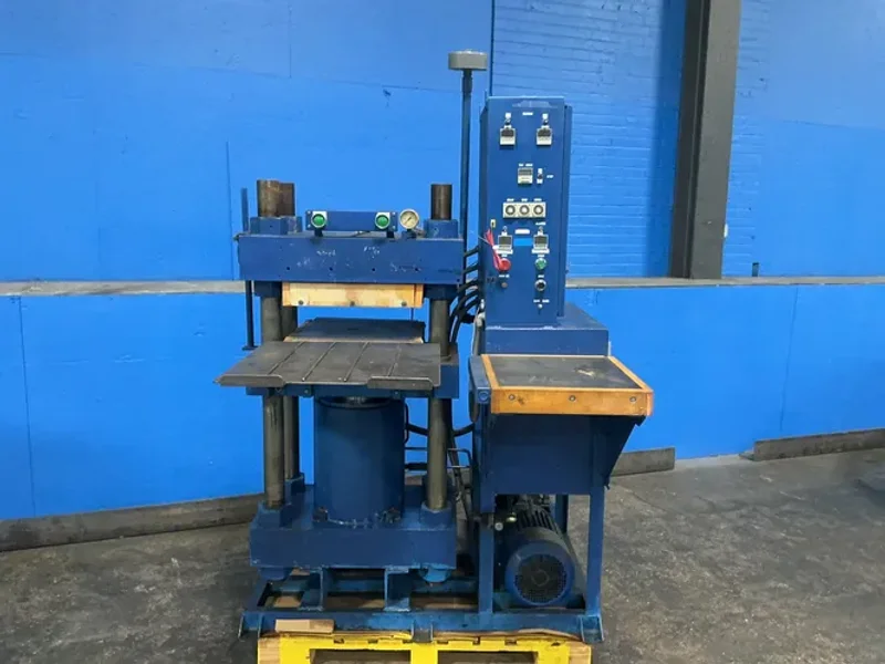 17” X 17” X 5” Hydraulic Compression Molding Machine