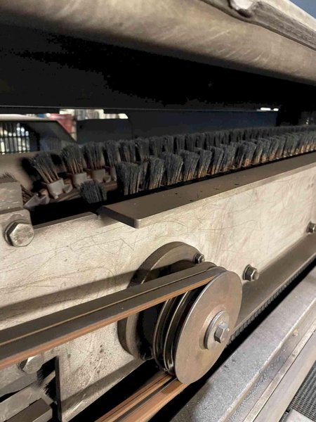 Lissmac SBM-1000 Deburring Machine, 2004