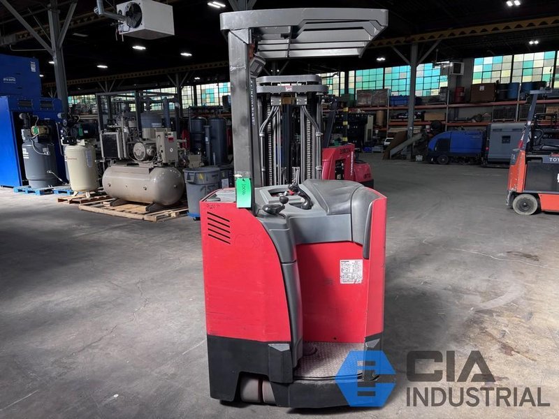 2020 - 3,500 LB. RAYMOND MODEL 425-C35TT STAND-UP ELECTRIC FORKLIFT