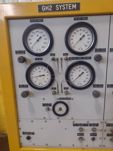 KAHN MODEL #310013 GAS REACTANT TEST CONSOLE BENCH &amp; CONTROL UNIT: STOCK #16723