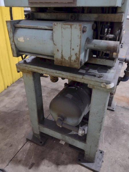 BTM CORPORATION TOG-L-LOC CORNER NOTCHER: YOBRO #25120