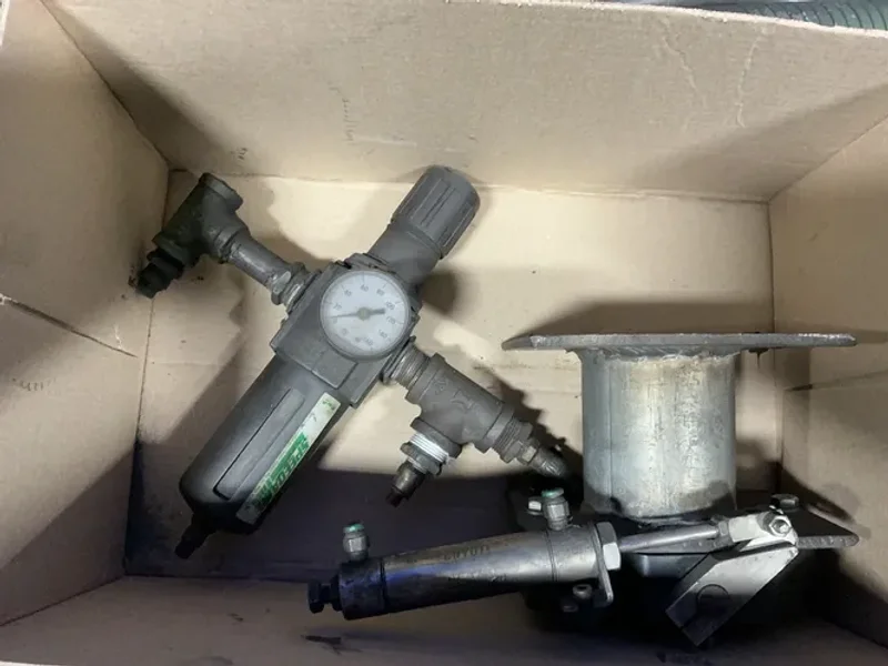 WHEELABRATOR 27” X 36”, 1000 LBS SHOT BLASTER