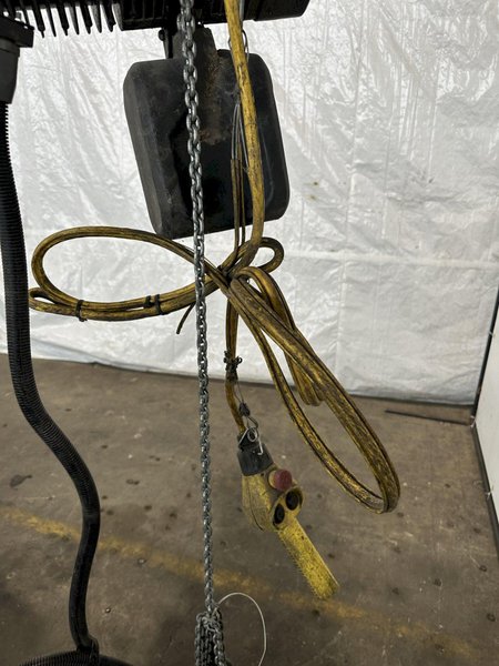 1/2 TON R&amp;M LOADMATE POWERED CHAIN FALL HOIST. STOCK # 1157522