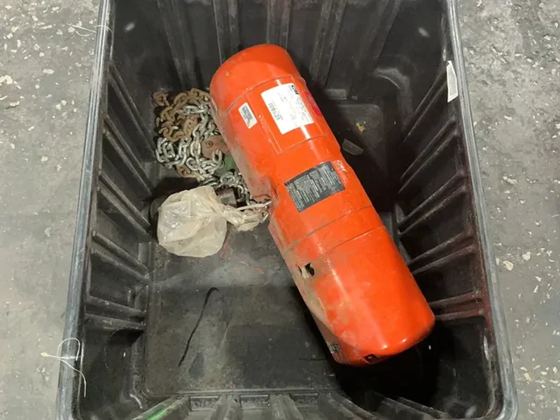 CM 1/2 TON HOIST  -  F
