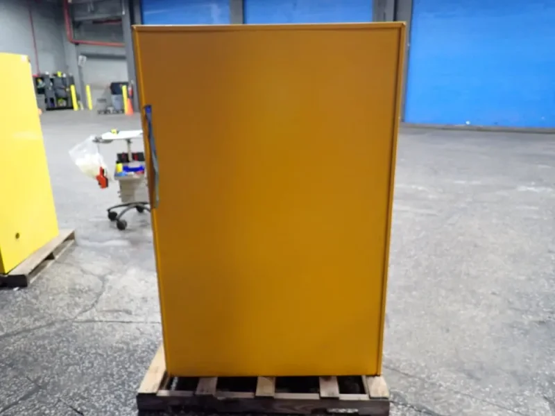 LYON 45 GAL FLAMMABLE LIQUID STORAGE CABINET