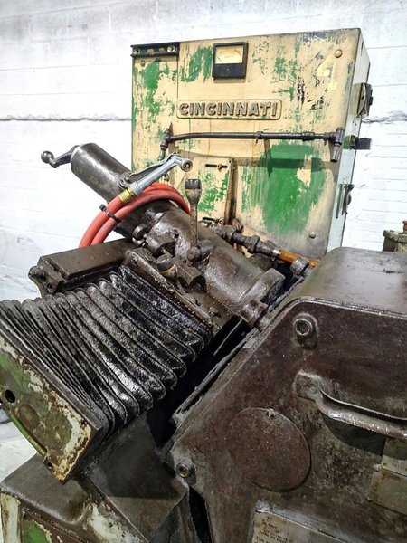 CINCINNATI #220-8 4.75" CENTERLESS GRINDER