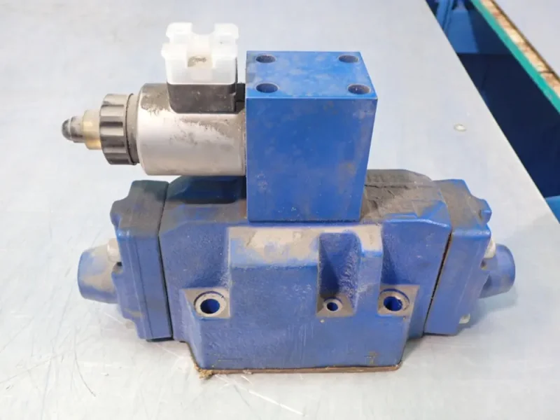 REXROTH DIRECTIONAL CONTROL VALVE   -  R901152584