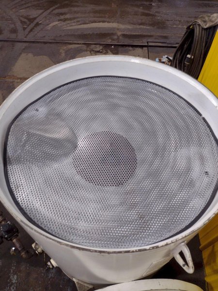 20 CU FT AXXOIM MODEL 20CF BLASTING POT, NEW 2013: YOBRO #26252